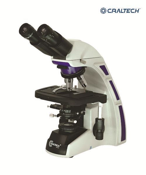 Microscópio  binocular de óptica infinita planacromático LED bivolt